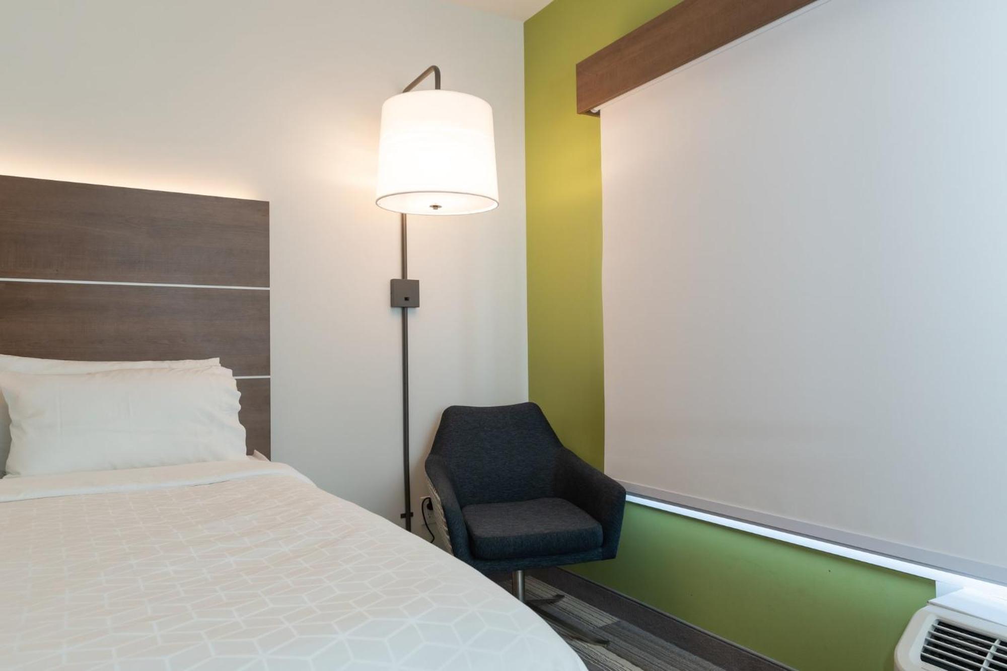 Hotel Express & - Sw - Windermere By Ihg Edmonton