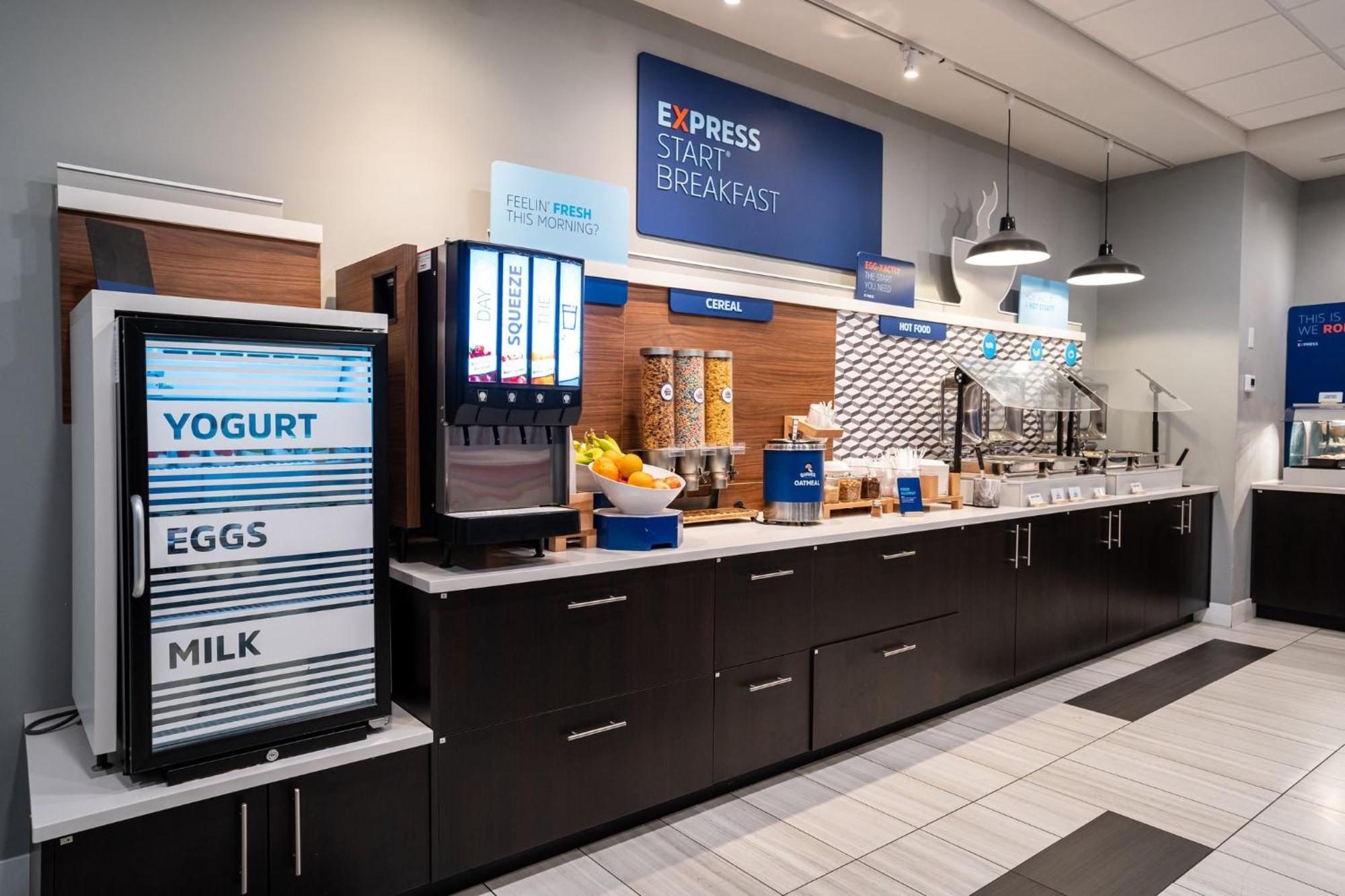 Express & - Sw - Windermere By Ihg 3* Edmonton